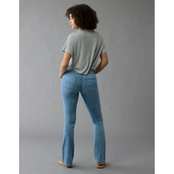 American Eagle women's Curvy High Rise Skinny Kick 20 Short like new. - Picture 2 of 15